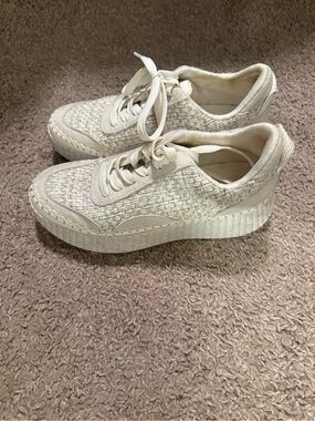 Universal Thread Cream Woven Platform Sneakers